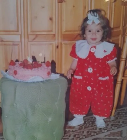 Lakik benned ott valaki